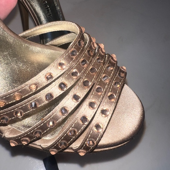 Scrappy, sparkle heel. Size 8 - Picture 2 of 7